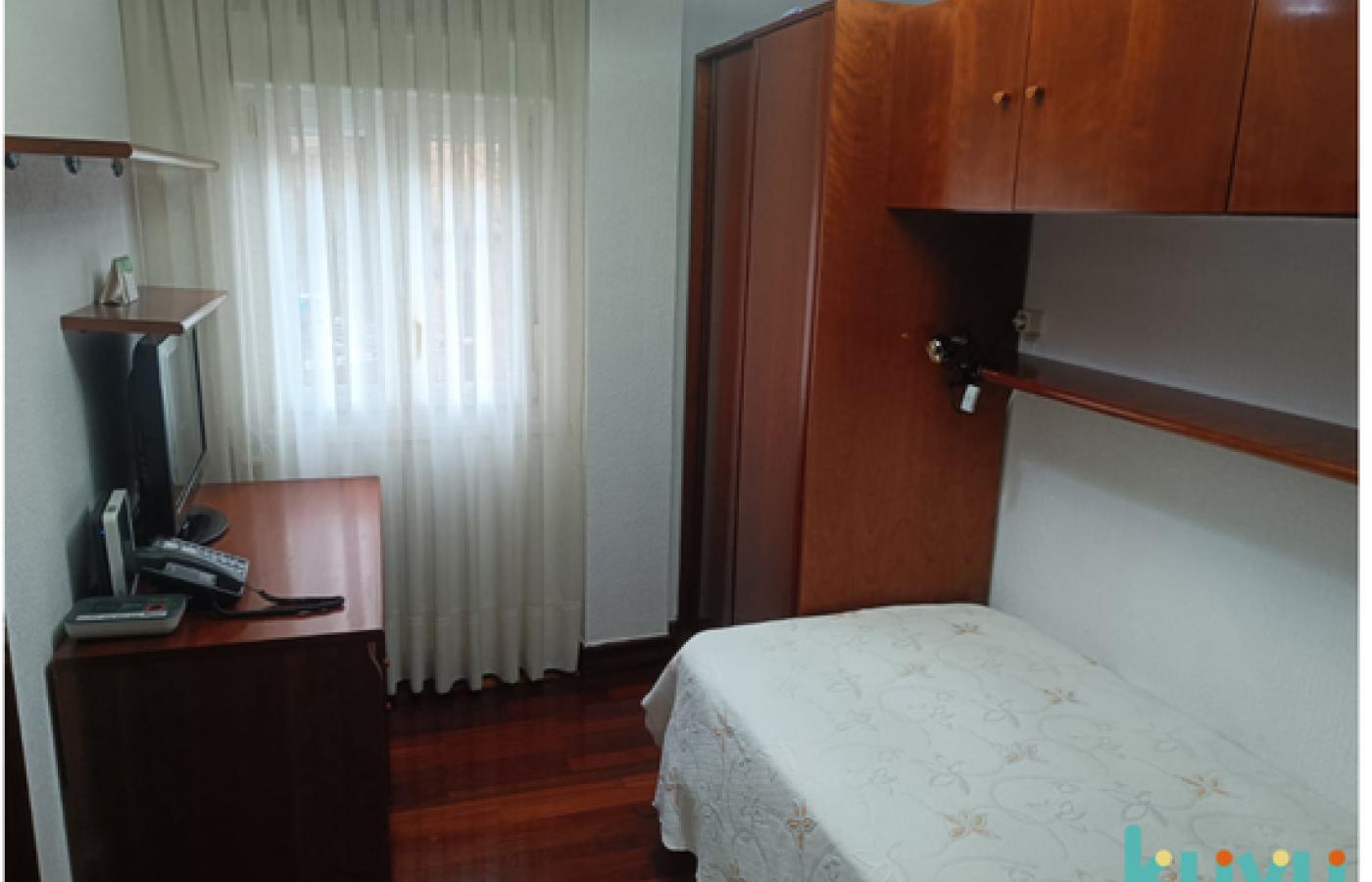 Imagen de se alquila habitación a compartir con persona mayor en santutxu, bilbao