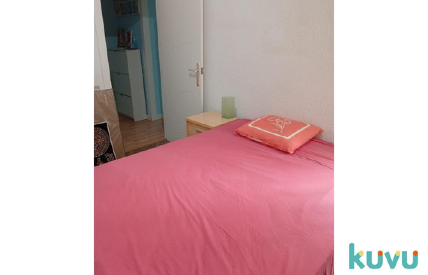 Imagen de 'alquiler de habitaciones en barcelona, aguilar de segarra | convivencia intergeneracional'