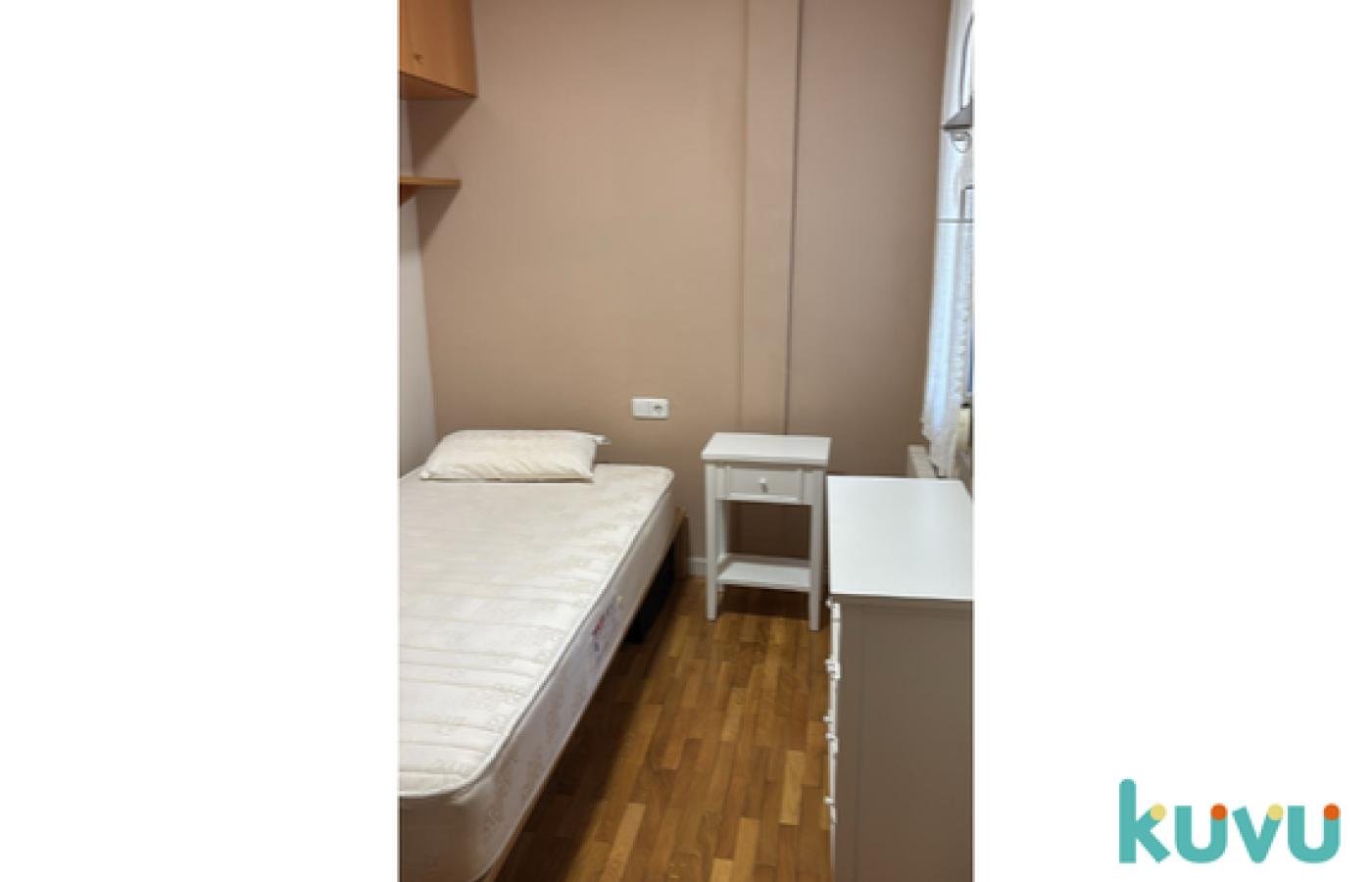 Imagen de 'alquiler de habitaciones en barcelona, premià de mar | convivencia intergeneracional'