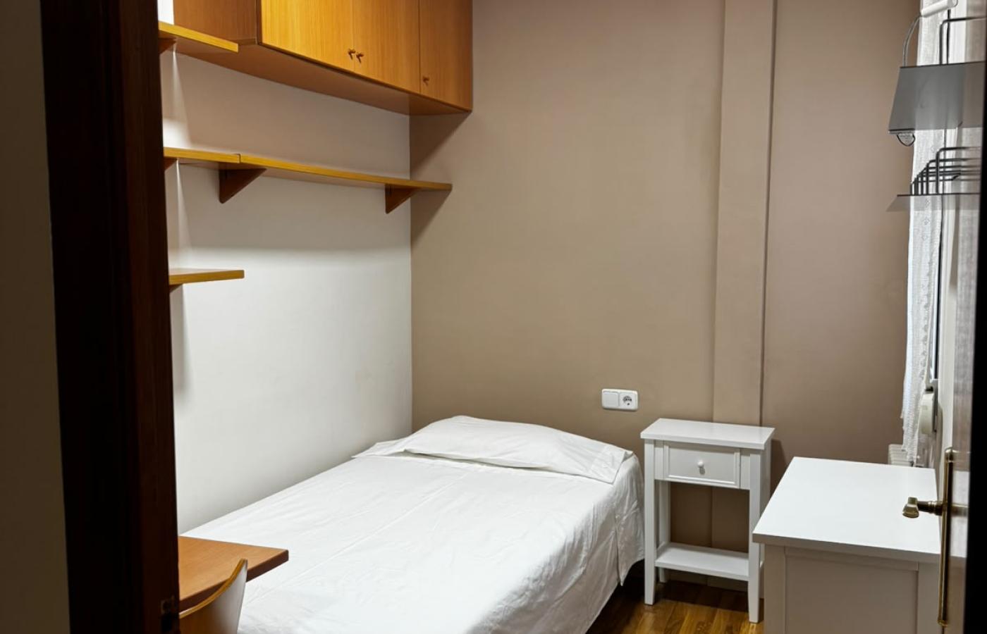 Imagen de 'alquiler de habitaciones en barcelona, vacarisses | convivencia intergeneracional'