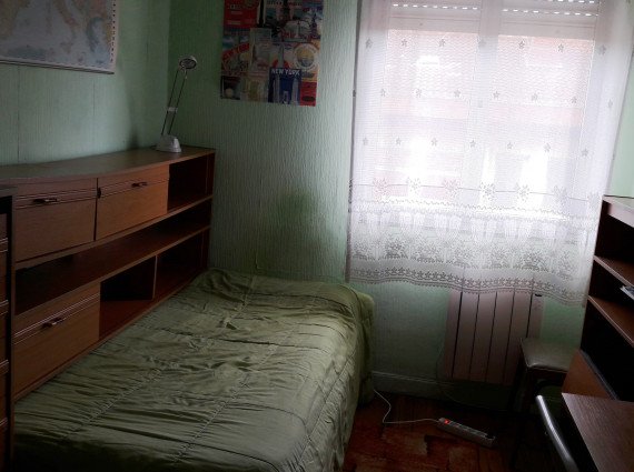 Imagen de se alquila habitación en bilbao. cerca de la universidad de sarriko y deusto.