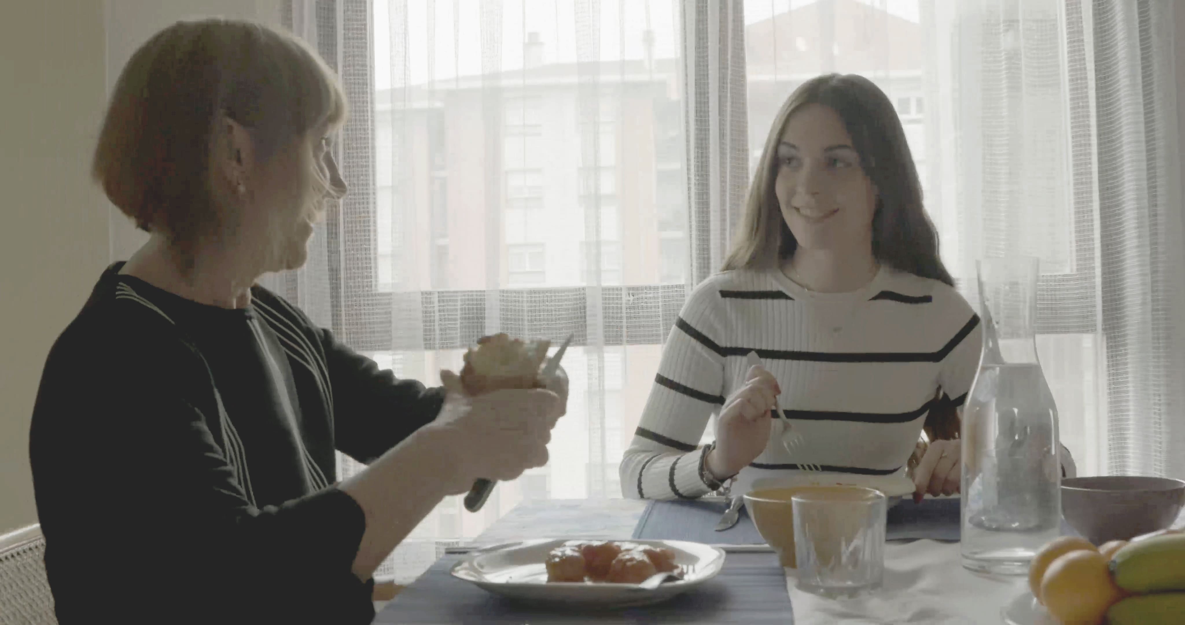 Cristina e Inés, participantes en una convivencia intergeneracional